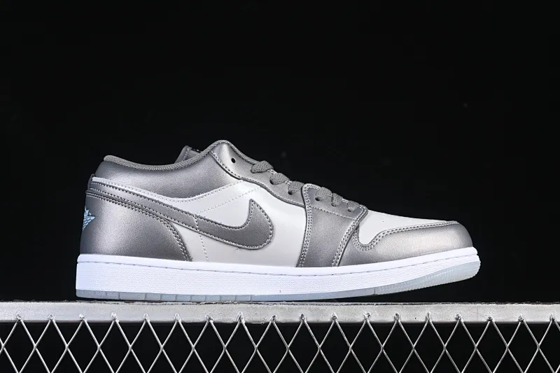 All Categories Air Jordan Jordan Series Basketball Shoes Air Jordan 1 Low Air Jordan 1 Low AJ1 Joe 1 Space Silver Retro Culture Leisure Sports Shoes HV4398-014